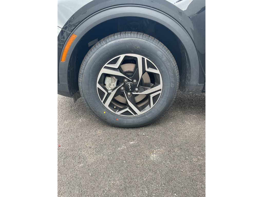 Used 2024 Kia Sportage LX image 23