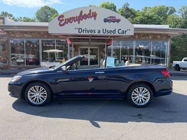 Used 2014 Chrysler 200 Limited FWD image 2