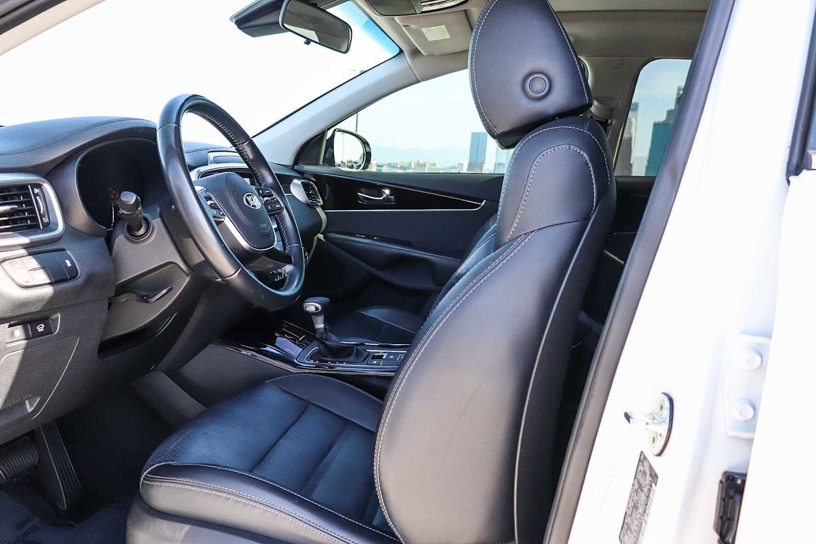 Used 2019 Kia Sorento EX image 24