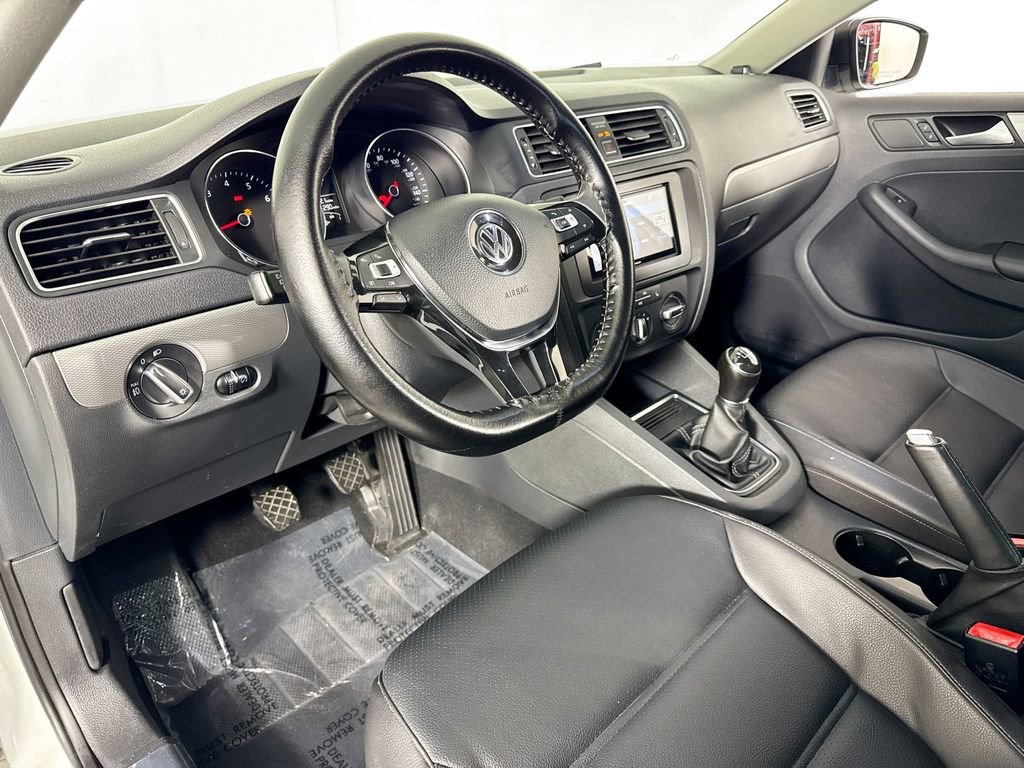 Used 2018 Volkswagen Jetta SE FWD image 9