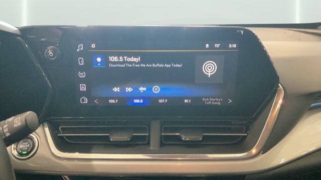 Used 2025 Chevrolet Trax LT w/ LT Convenience Package FWD image 17