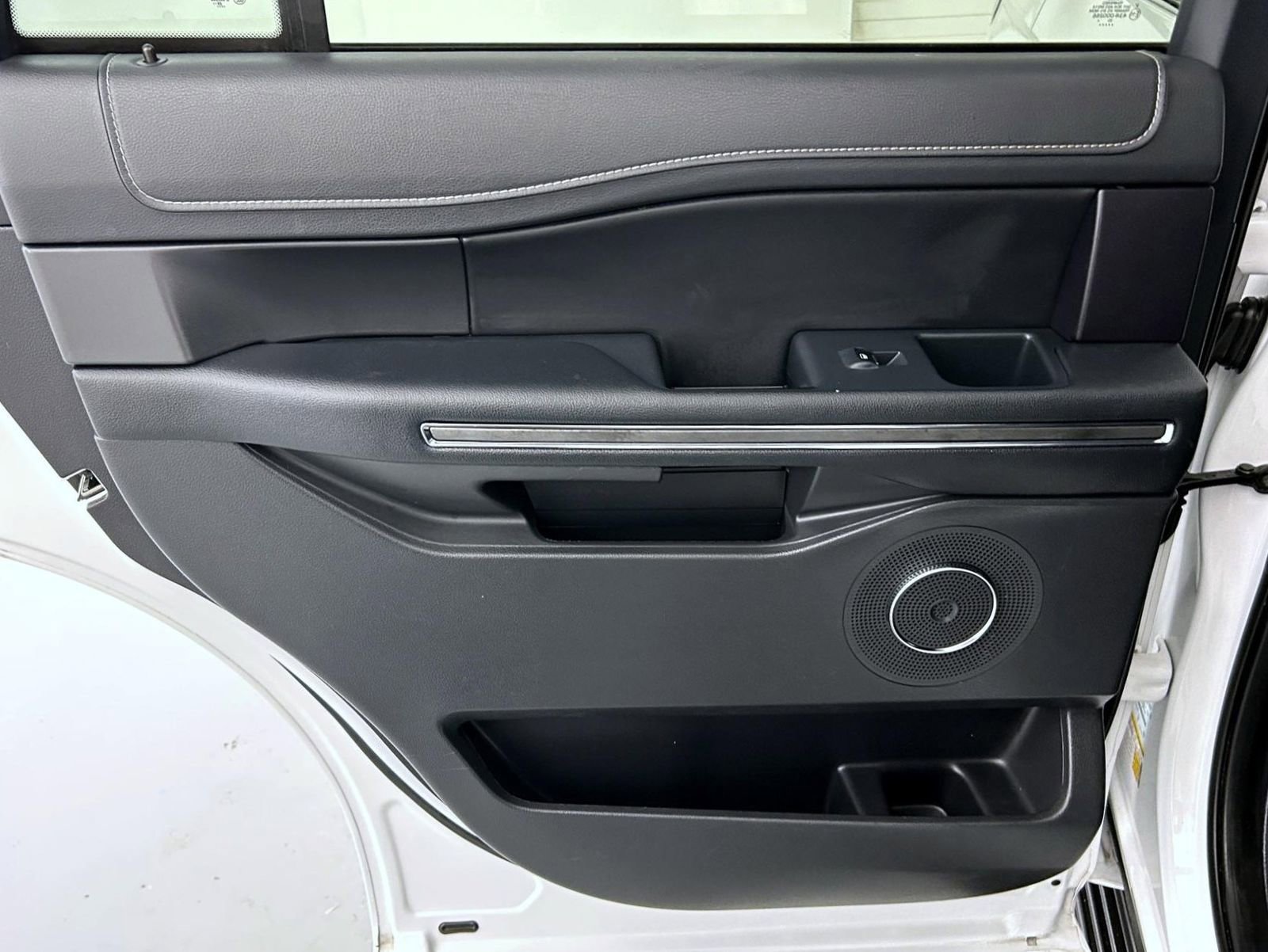 Used 2024 Ford Expedition XLT image 22