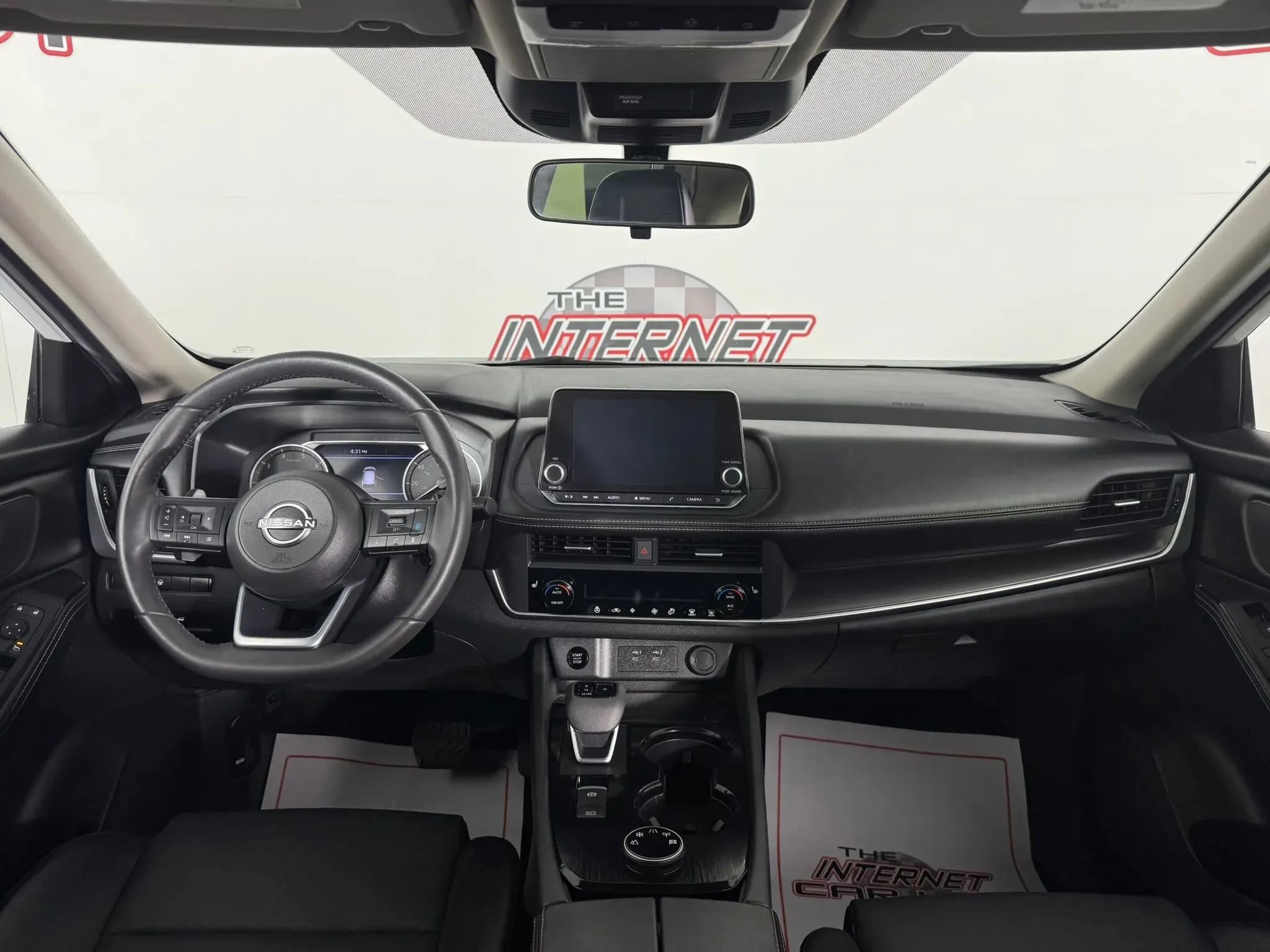 Used 2024 Nissan Rogue SV w/ SV Premium Package AWD/4WD image 11