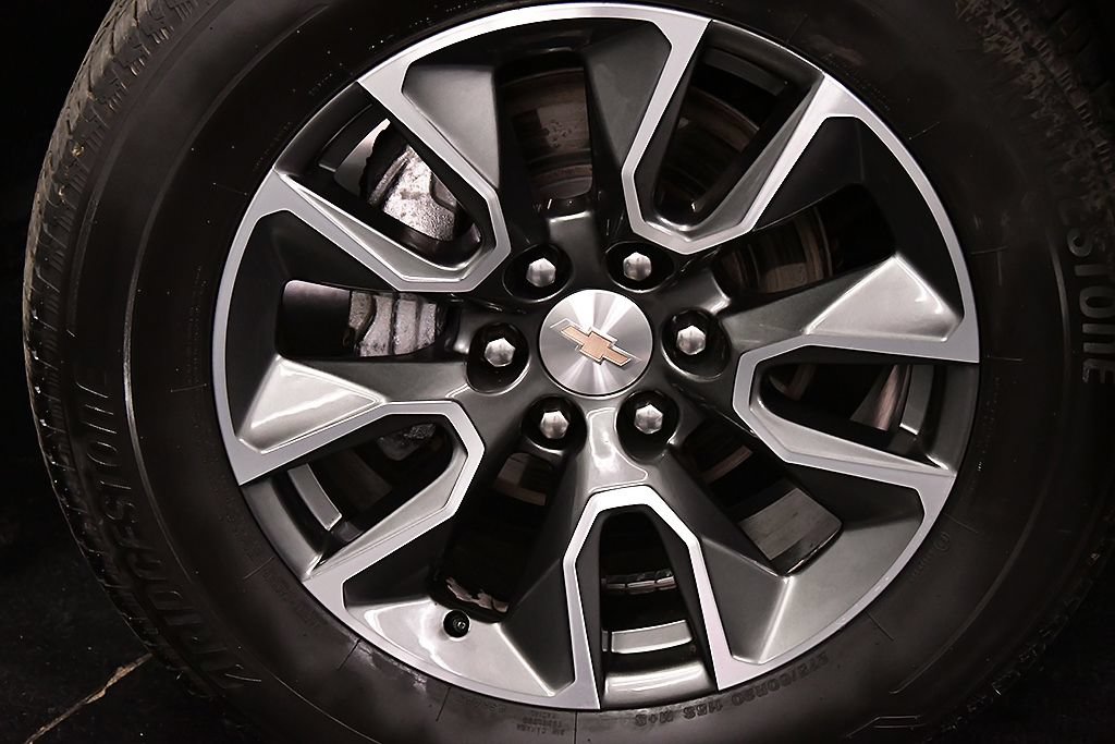Used 2023 Chevrolet Silverado 1500 LT AWD/4WD image 9