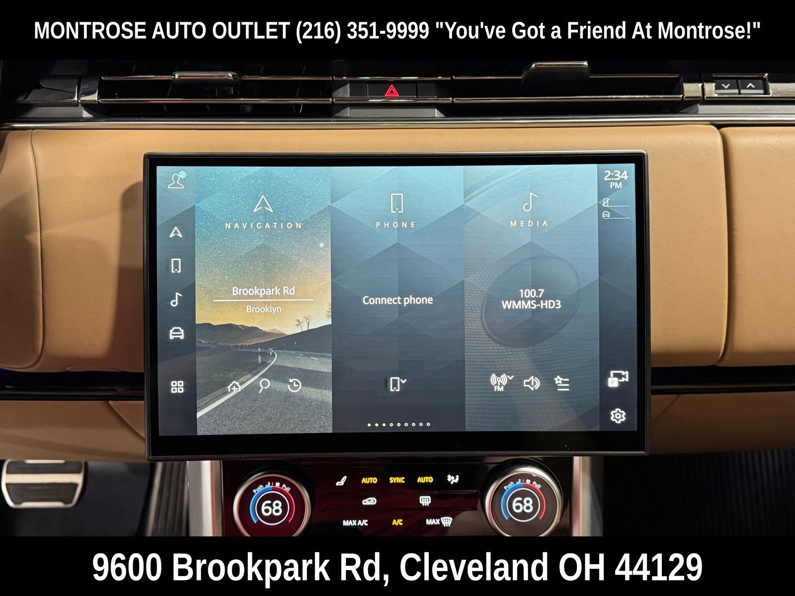 Used 2023 Land Rover Range Rover Long Wheelbase SE image 24