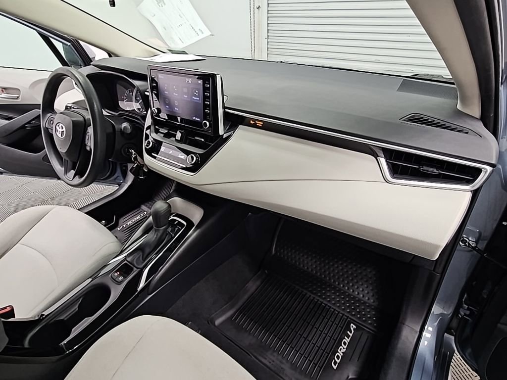 Used 2020 Toyota Corolla LE image 33