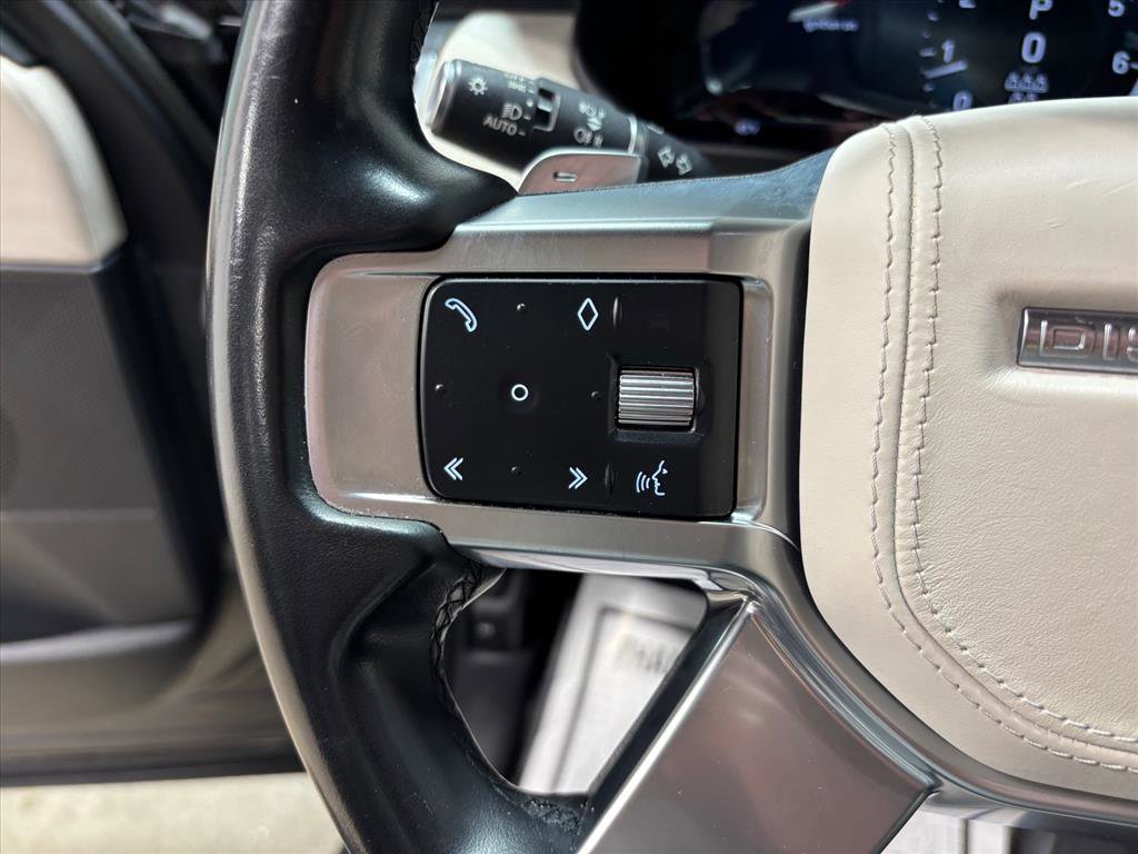 Used 2023 Land Rover Discovery Metropolitan Edition image 21
