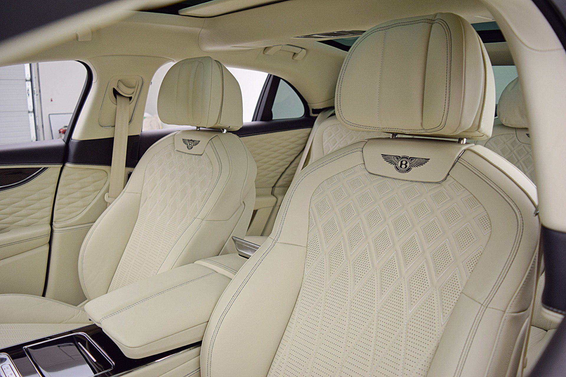 Certified 2022 Bentley Flying Spur V8 AWD/4WD image 22