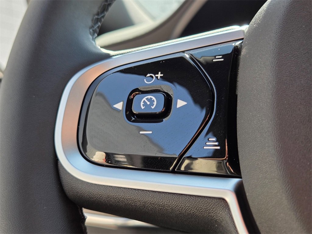 New 2026 Volvo XC90 B5 Core w/ Protection Package image 28