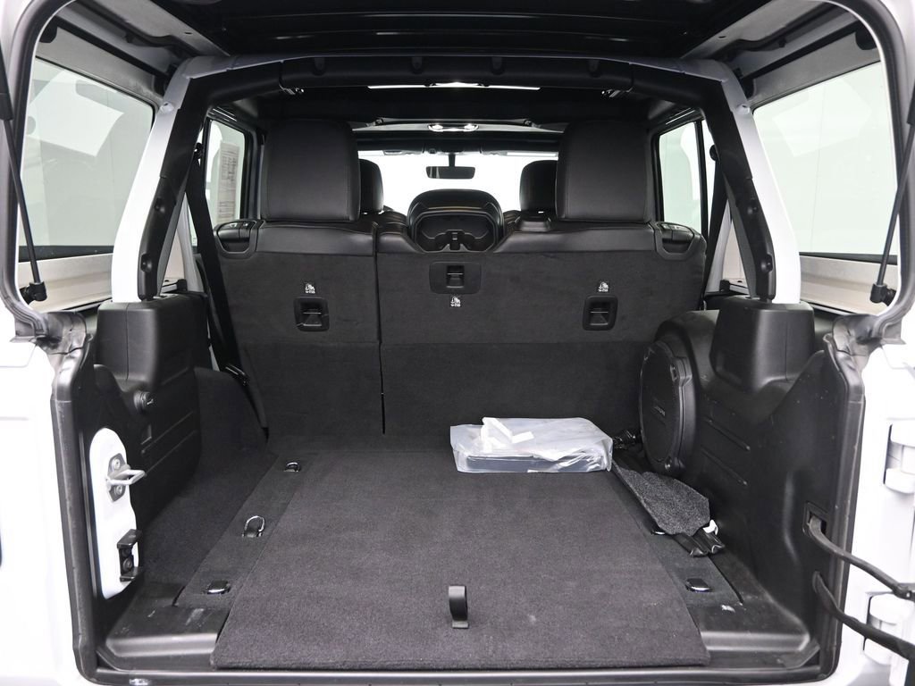 Used 2023 Jeep Wrangler Altitude image 31