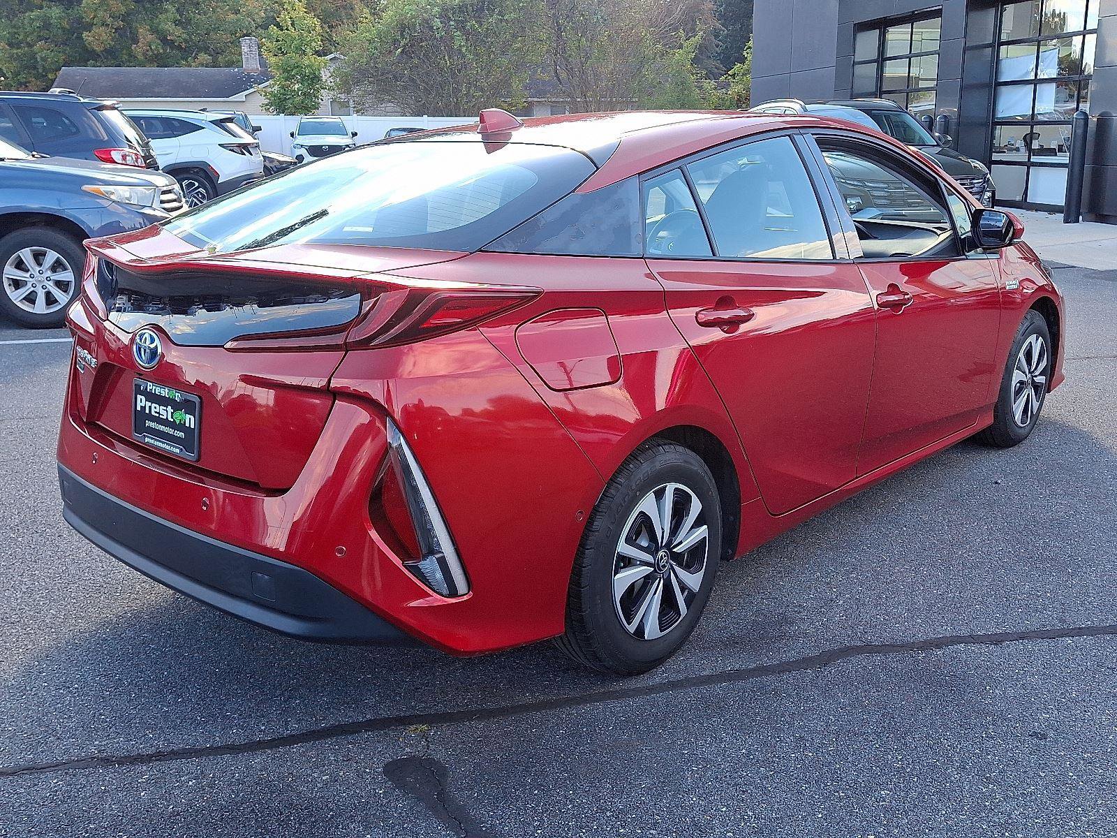 Used 2018 Toyota Prius Prime Advanced image 4