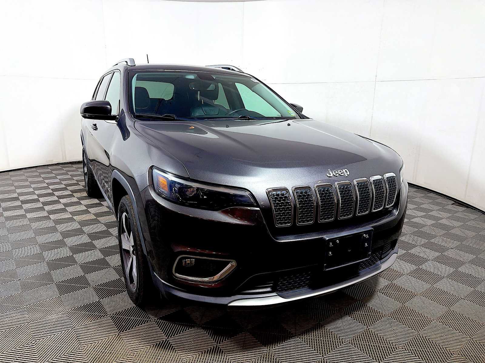 Used 2020 Jeep Cherokee Limited AWD/4WD image 2