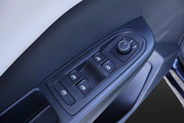 Used 2025 Volkswagen Taos S FWD image 12