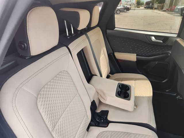 Used 2020 Ford Escape SE image 11