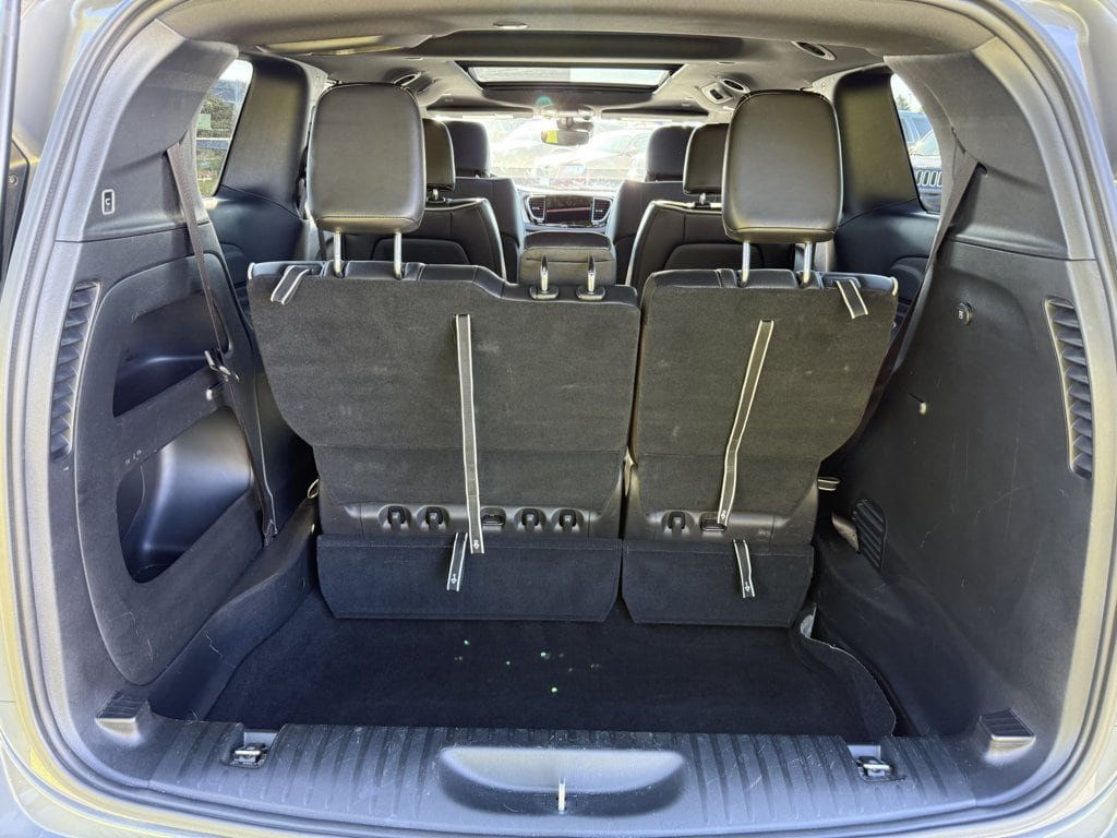 Used 2025 Chrysler Pacifica Limited FWD image 17