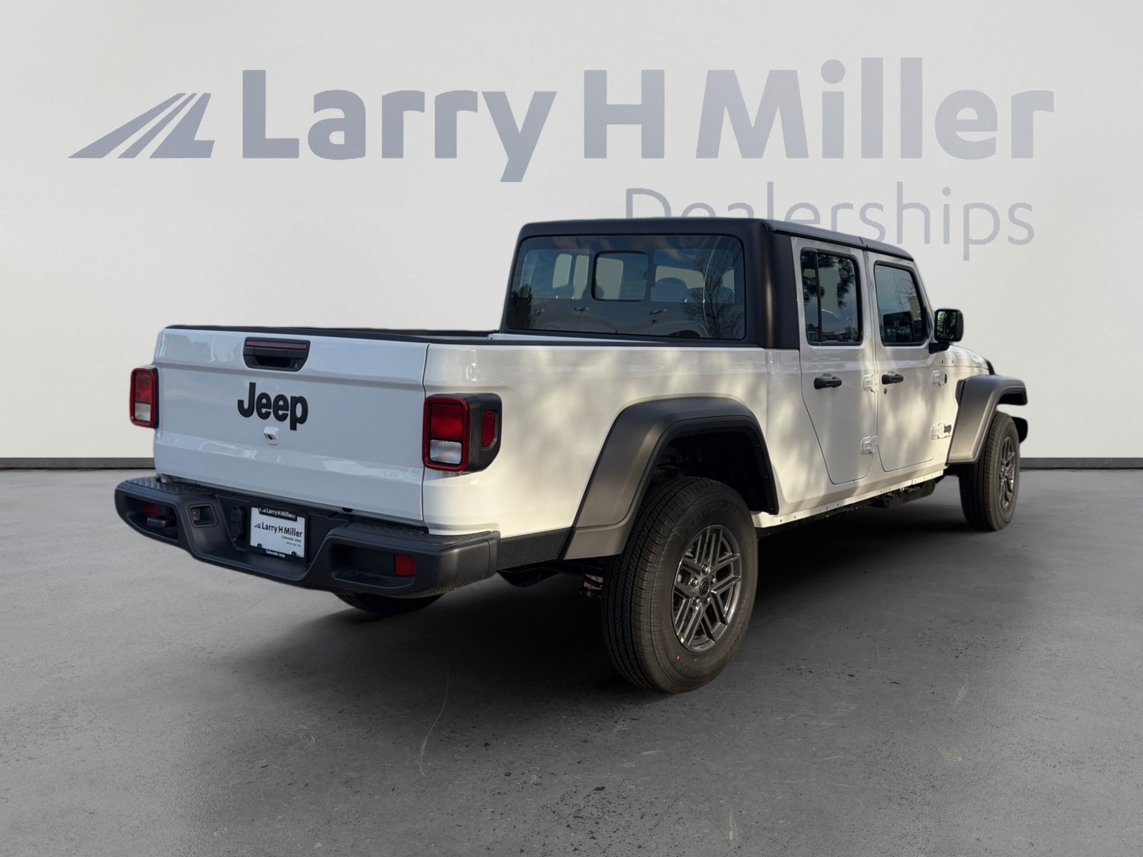 New 2026 Jeep Gladiator Sport AWD/4WD image 5