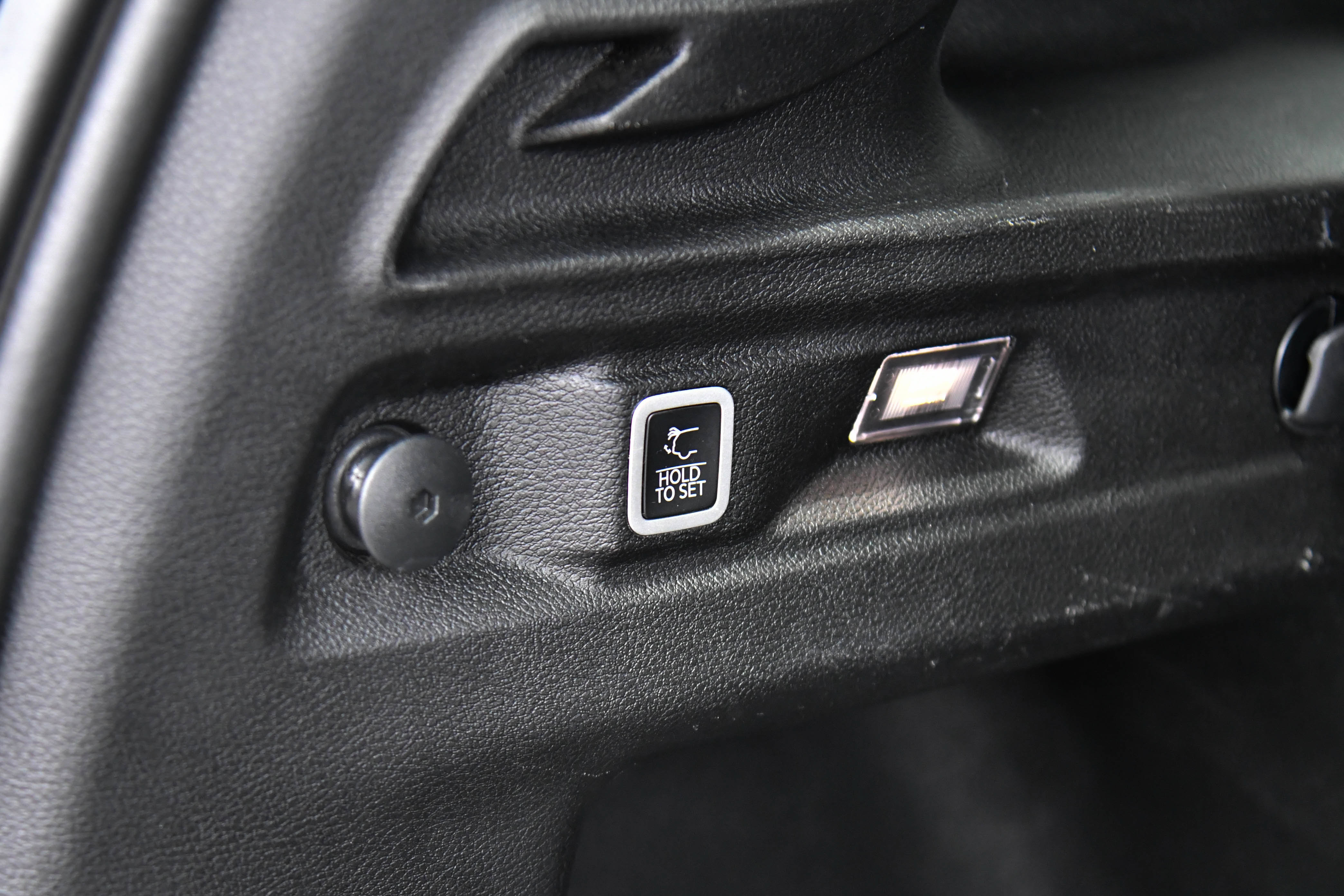 Used 2024 Jeep Grand Cherokee L Laredo AWD/4WD image 46