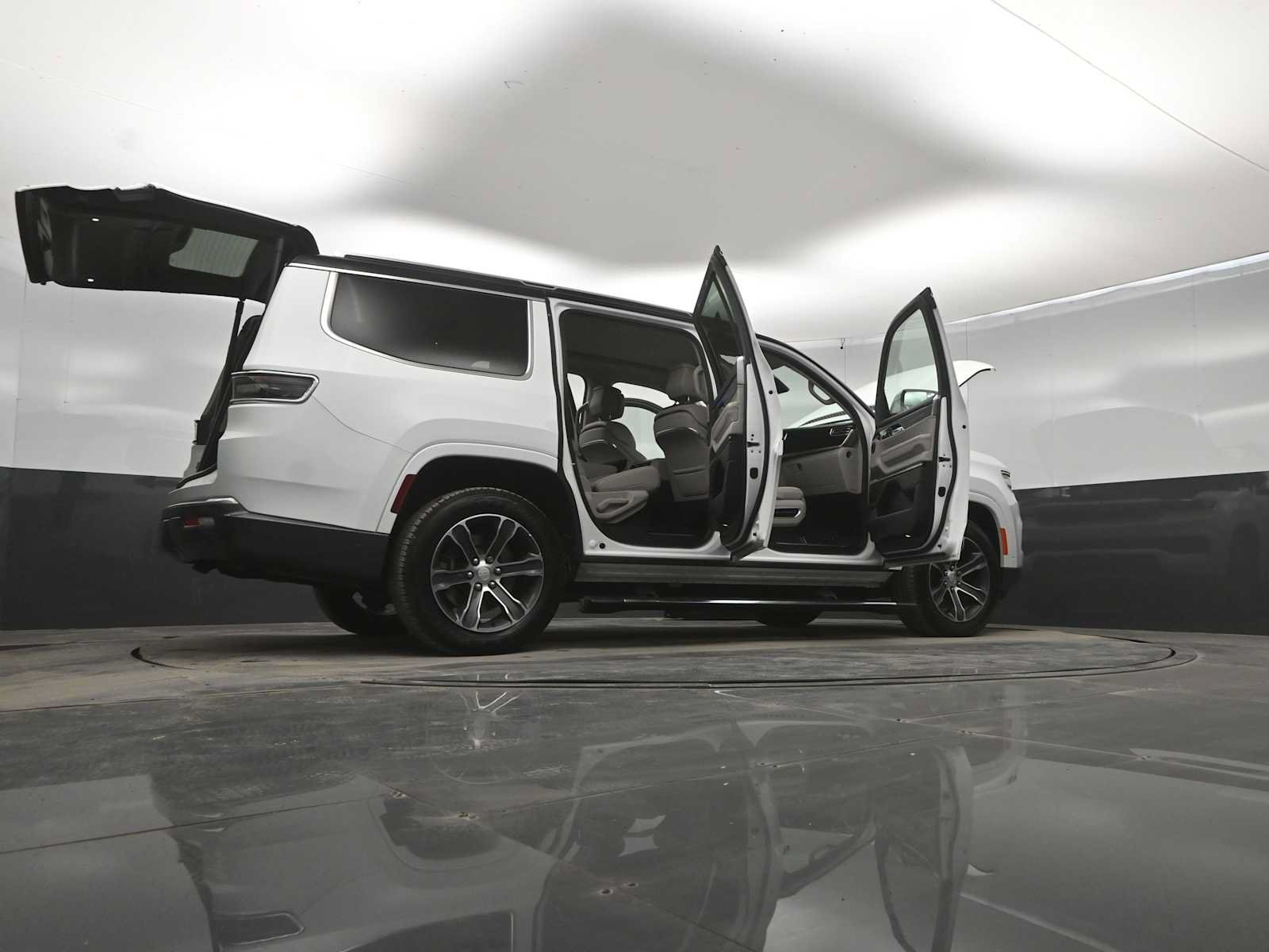 Used 2022 Jeep Grand Wagoneer Series I AWD/4WD image 47