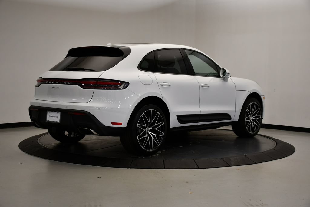 Certified 2026 Porsche Macan AWD/4WD image 7