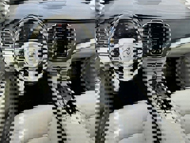 Used 2021 Volvo XC90 T5 Momentum w/ Climate Package image 11