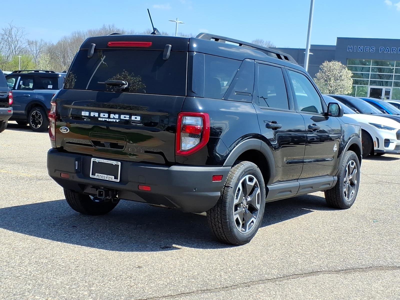 Used 2023 Ford Bronco Sport Outer Banks w/ Tech Package AWD/4WD image 7