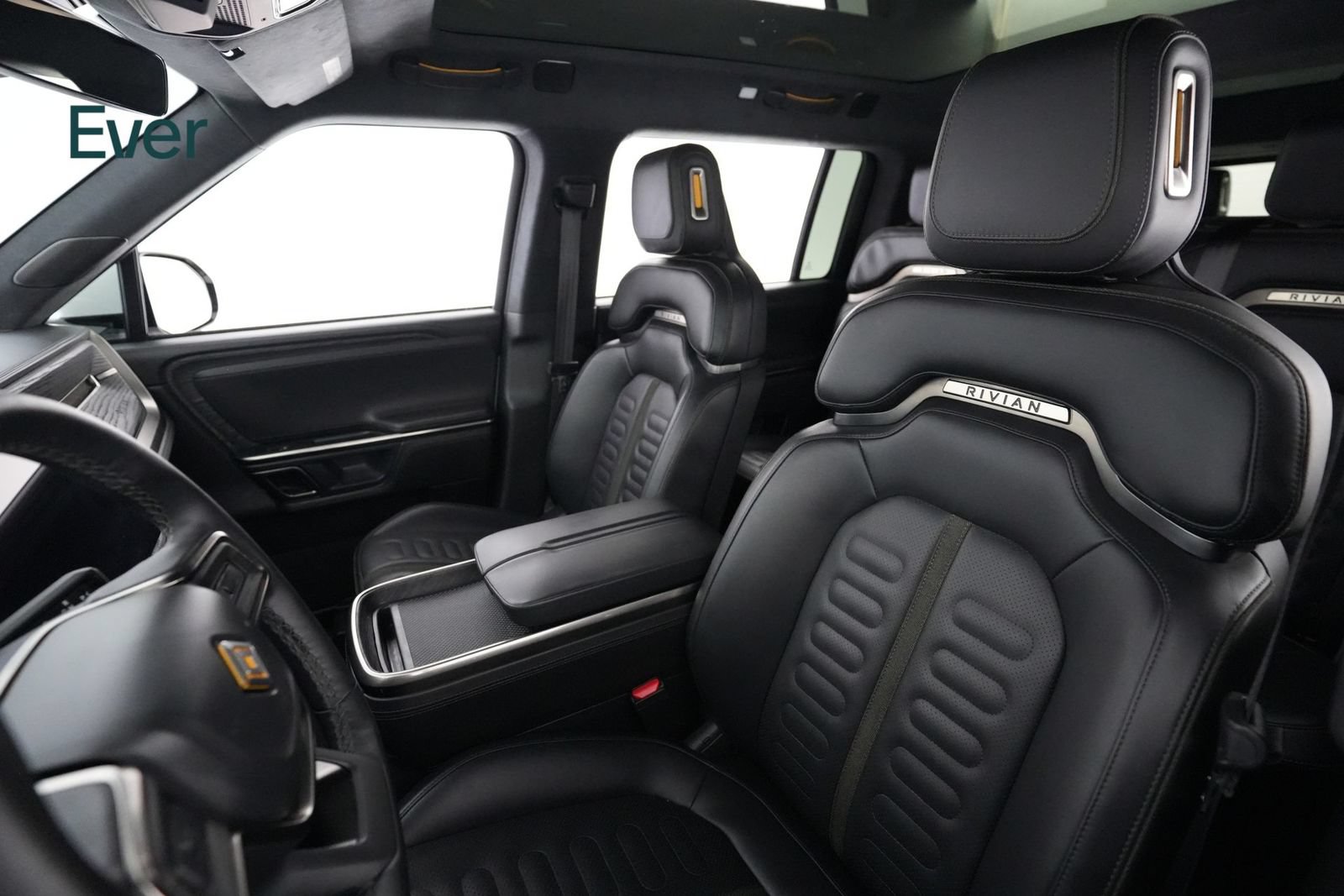Used 2023 Rivian R1S Adventure AWD/4WD image 4