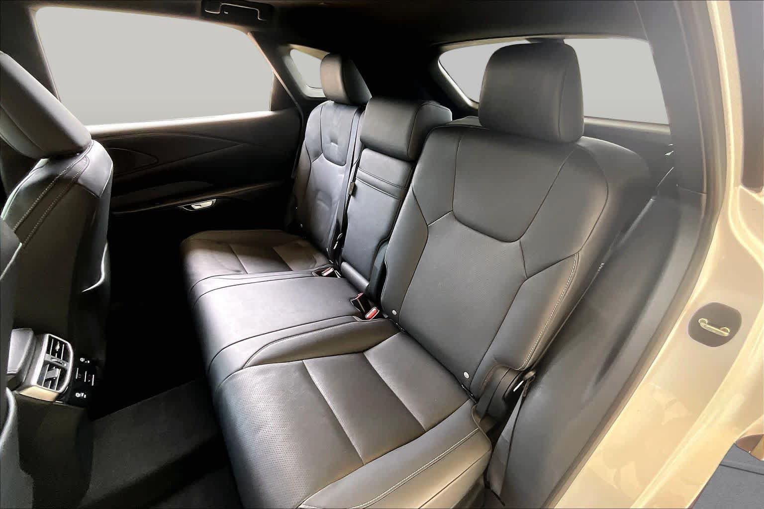Used 2023 Lexus RX 350 Premium Plus w/ Cold Area Package FWD image 18
