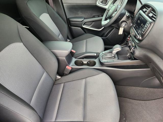 Certified 2025 Kia Soul LX FWD image 14