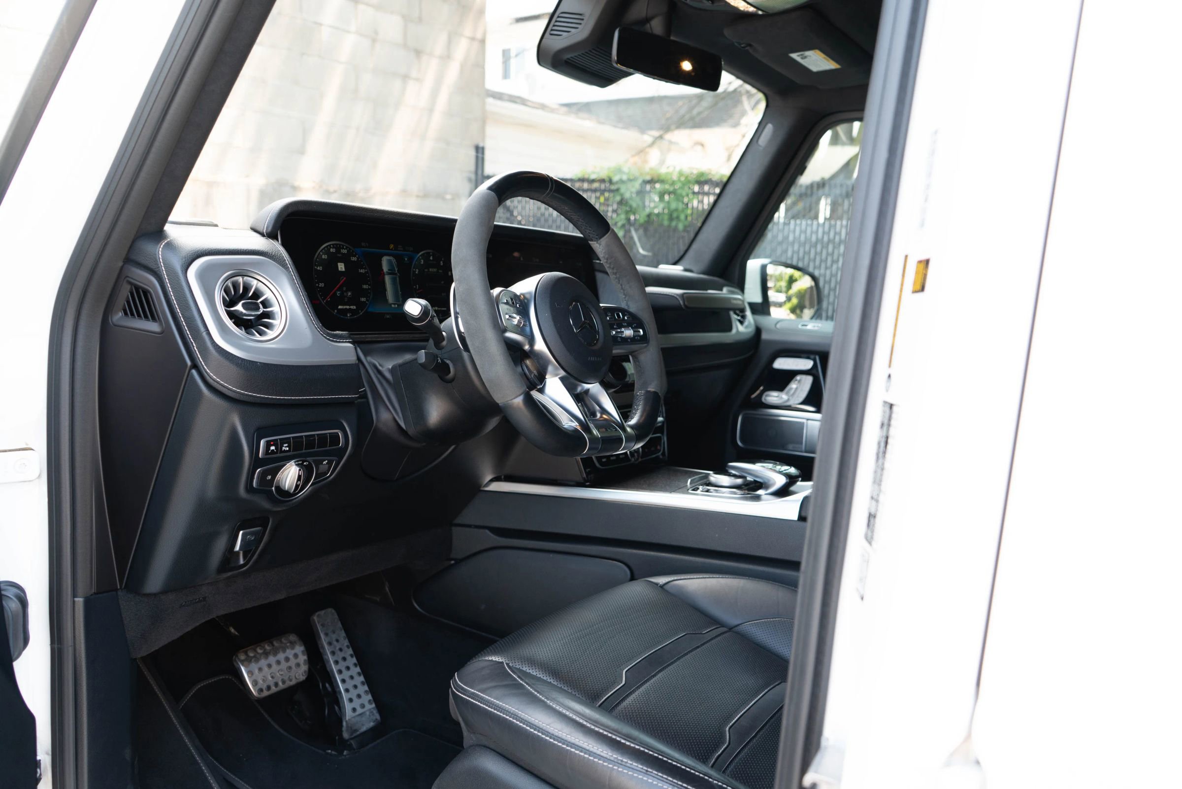 Used 2021 Mercedes-Benz G 63 AMG 4MATIC w/ G Manufaktur Interior Package image 33