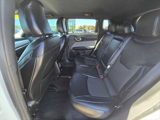 Used 2024 Jeep Compass Latitude AWD/4WD image 16