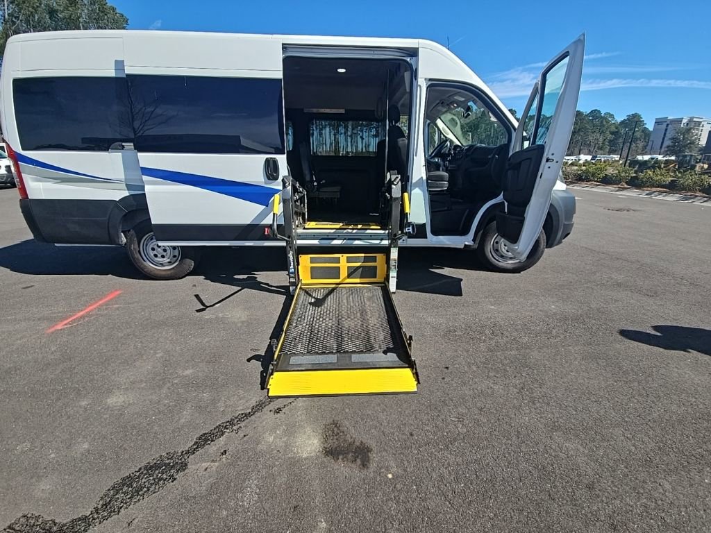 Used 2019 RAM ProMaster 3500 w/ Premium Appearance Group FWD image 3