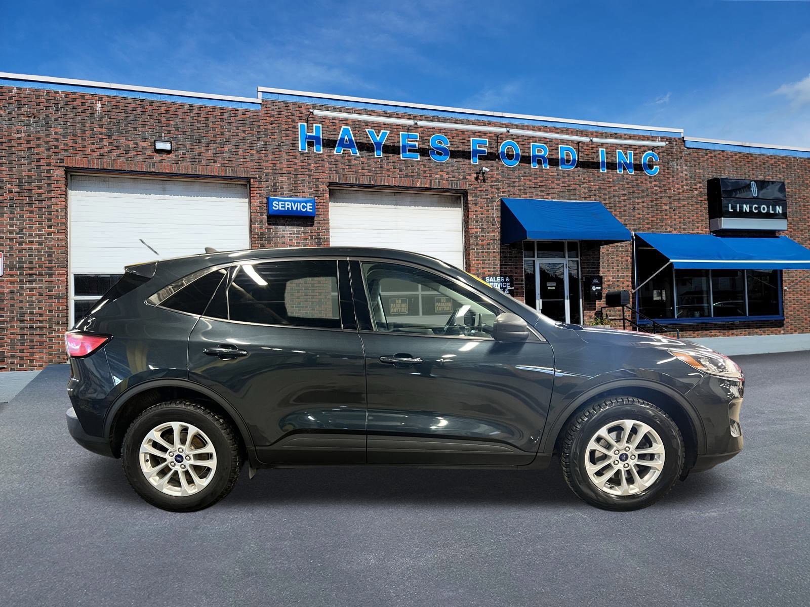 Used 2022 Ford Escape SE w/ Cold Weather Package image 5