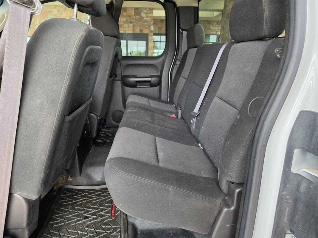 Used 2011 Chevrolet Silverado 2500 LT AWD/4WD image 16