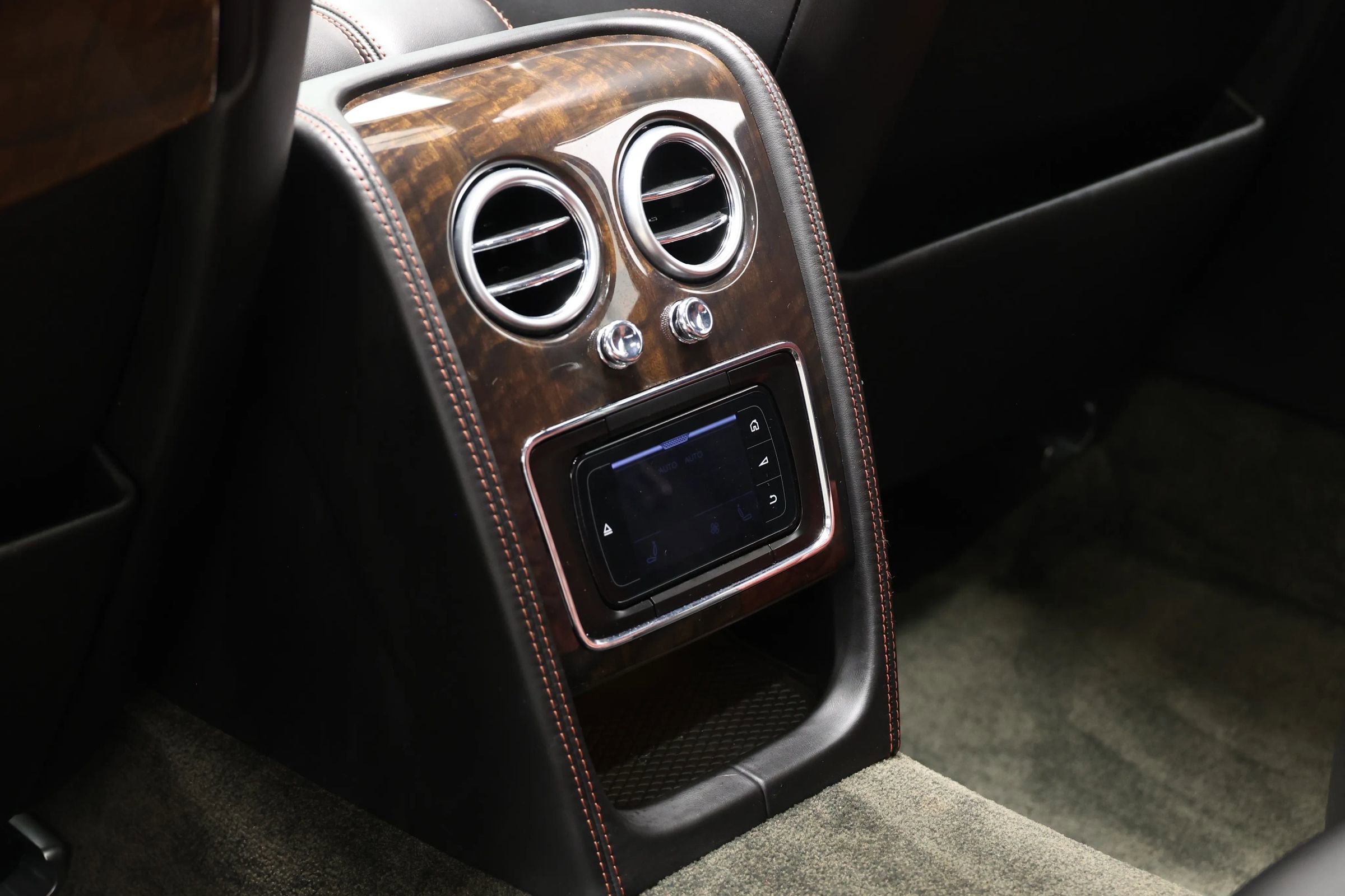 Used 2017 Bentley Flying Spur S V8 AWD/4WD image 59