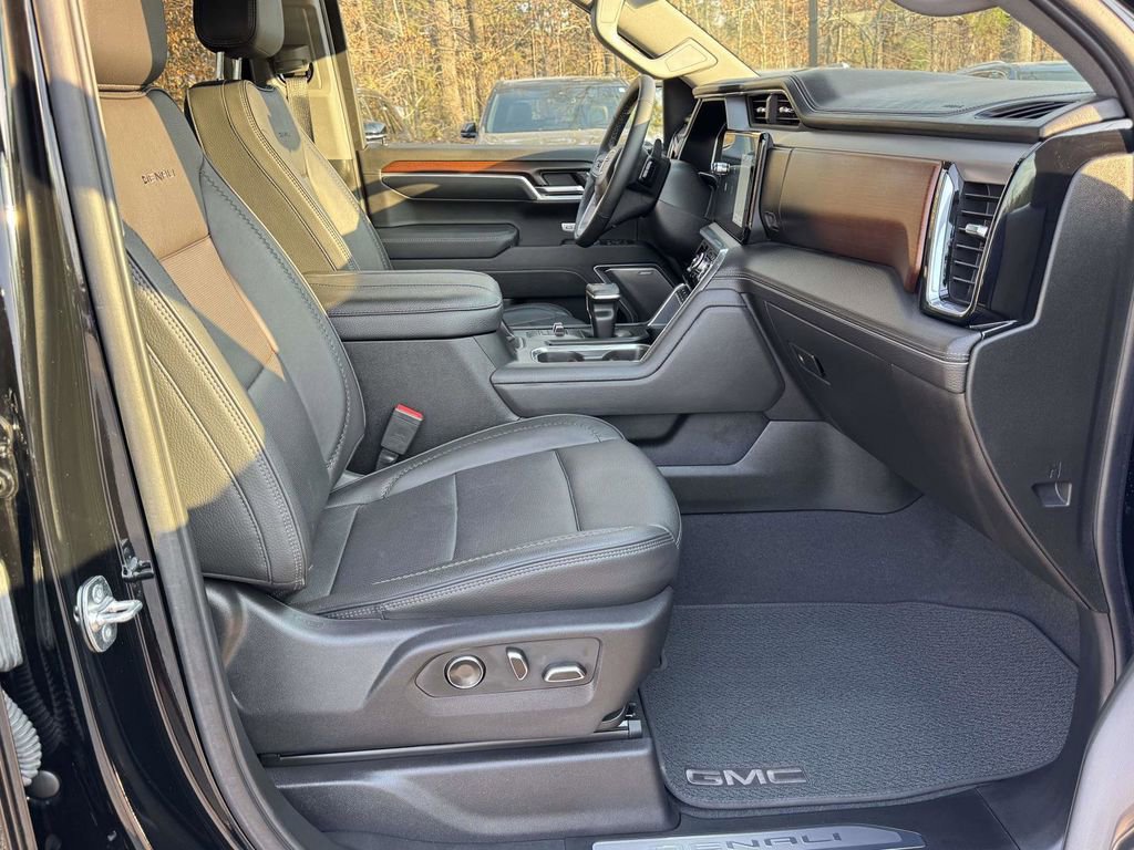 Used 2025 GMC Sierra 1500 Denali w/ Technology Package image 14