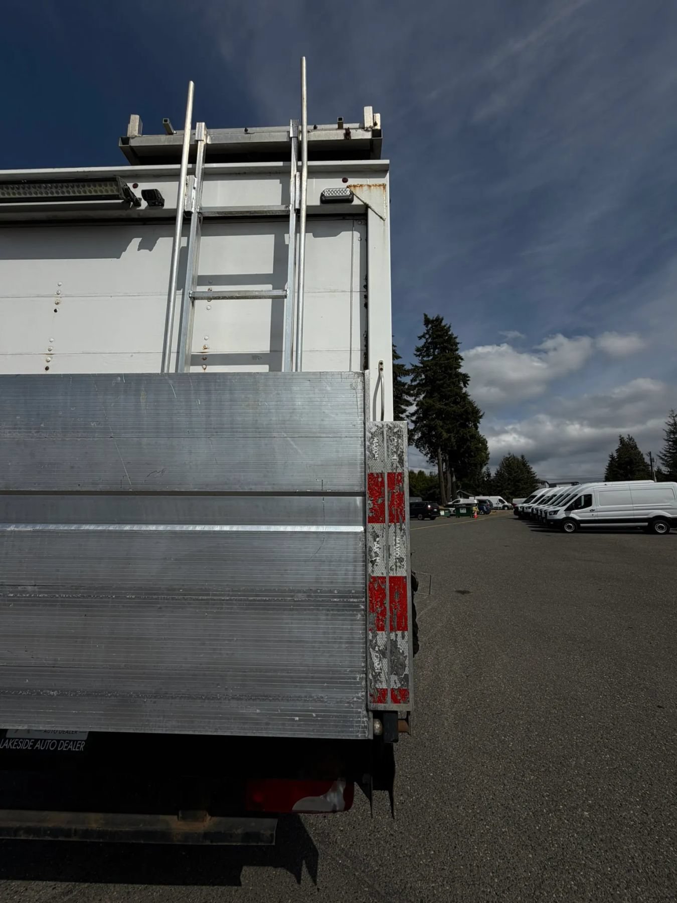 Used 2019 Freightliner Sprinter 3500 w/ Premium Package RWD image 27