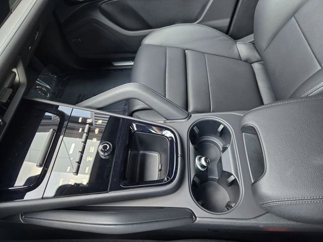 Used 2025 Porsche Cayenne image 24
