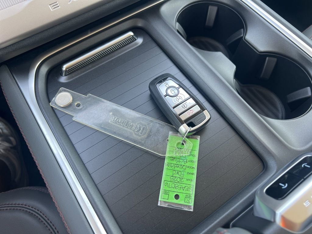 New 2025 Ford Expedition Active AWD/4WD image 24