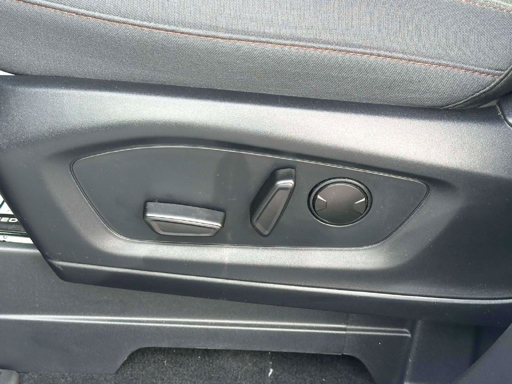 Used 2026 Ford Explorer Active AWD/4WD image 19