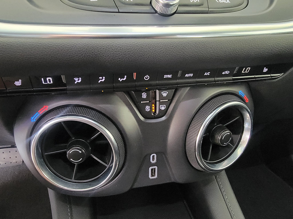 Used 2022 Chevrolet Blazer LT FWD image 16