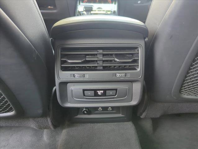 Used 2022 Audi Q8 Premium image 17
