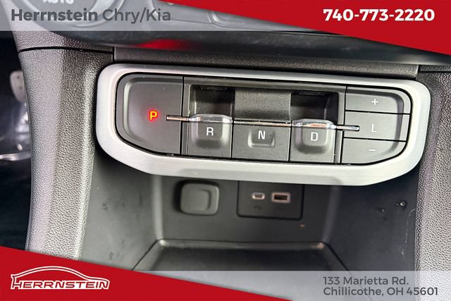 Used 2023 GMC Acadia SLE AWD/4WD image 18