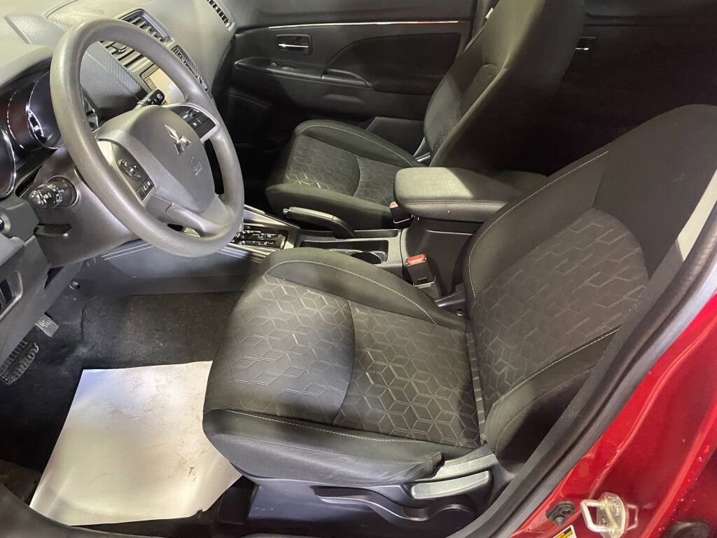 Used 2021 Mitsubishi Outlander Sport ES image 4