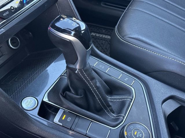 Used 2022 Volkswagen Tiguan SE R-Line AWD/4WD image 16