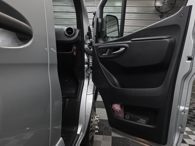 Used 2023 Mercedes-Benz Sprinter 3500 image 32