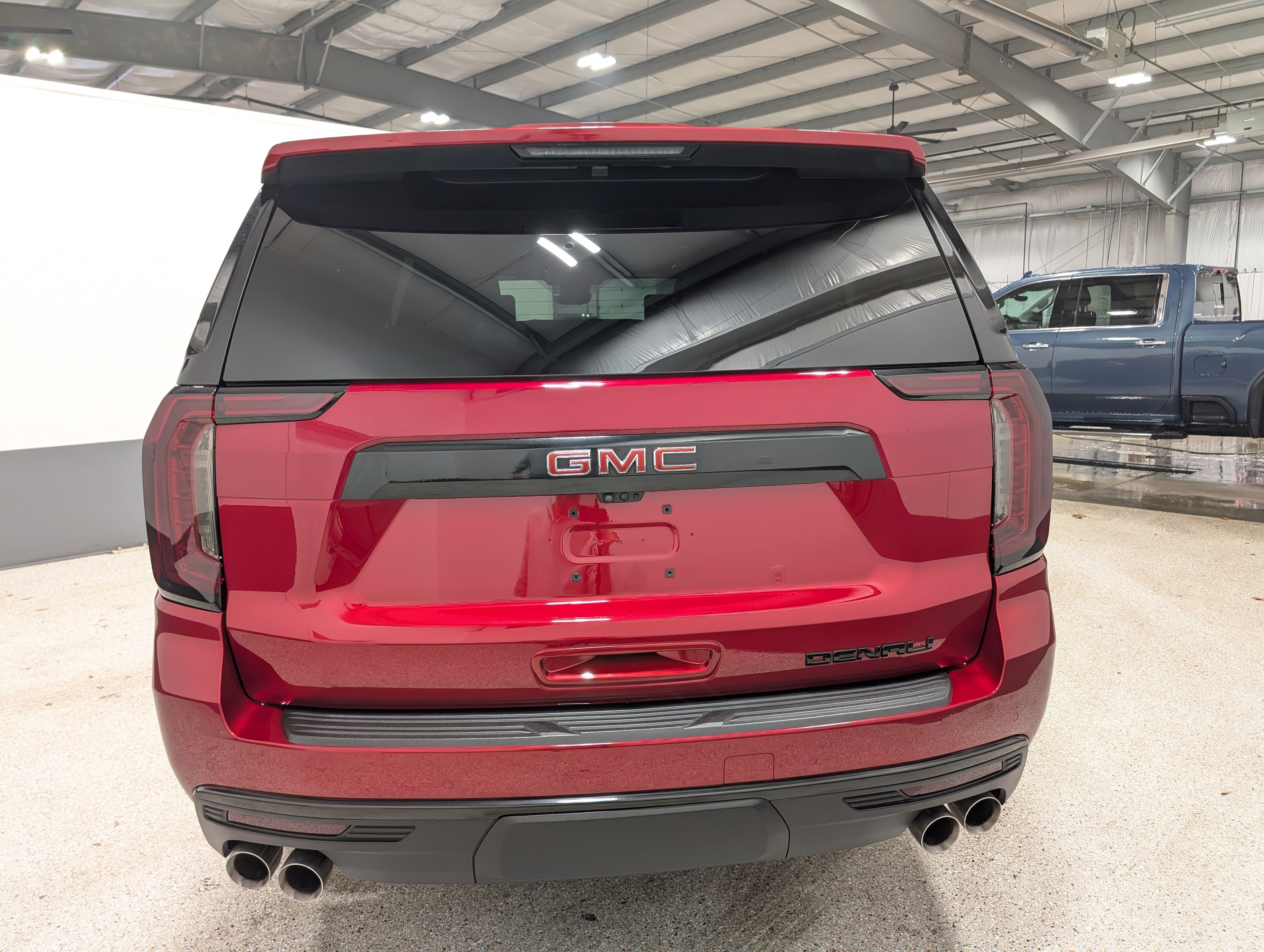 Used 2023 GMC Yukon XL Denali w/ Denali Reserve Package image 4