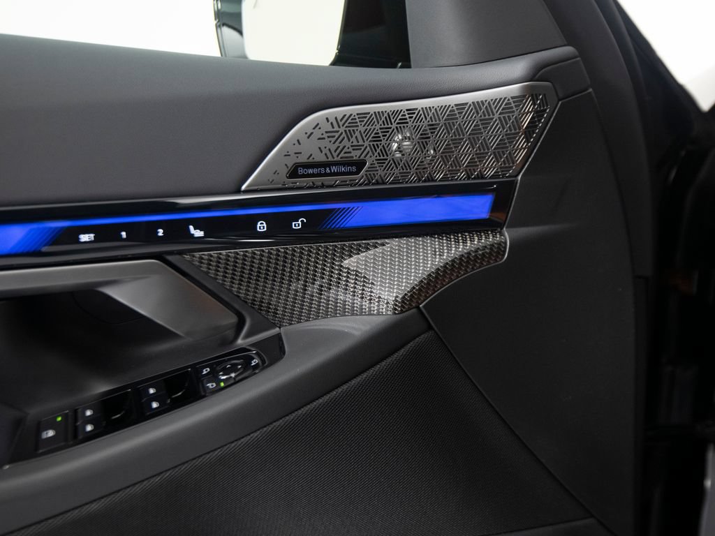 Used 2026 BMW M5 Touring AWD/4WD image 14