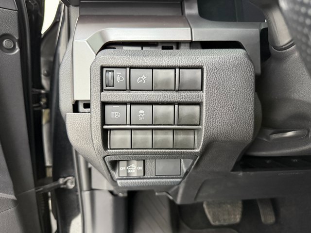 Used 2025 Toyota Tacoma SR5 image 11