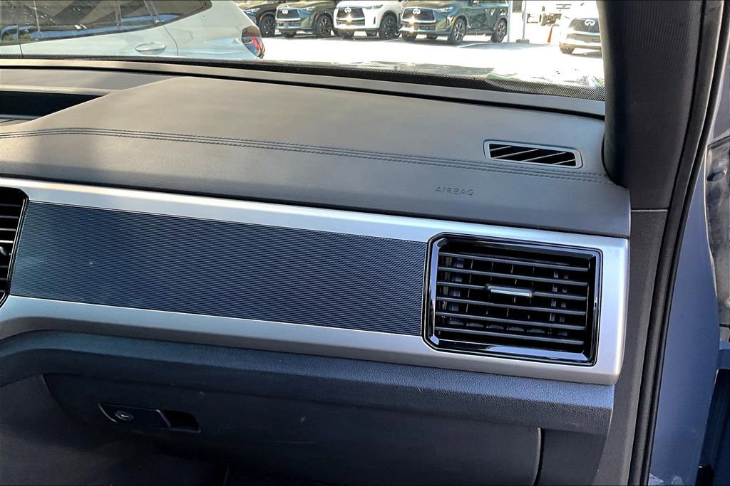 Used 2021 Volkswagen Atlas Cross Sport SEL R-Line image 19