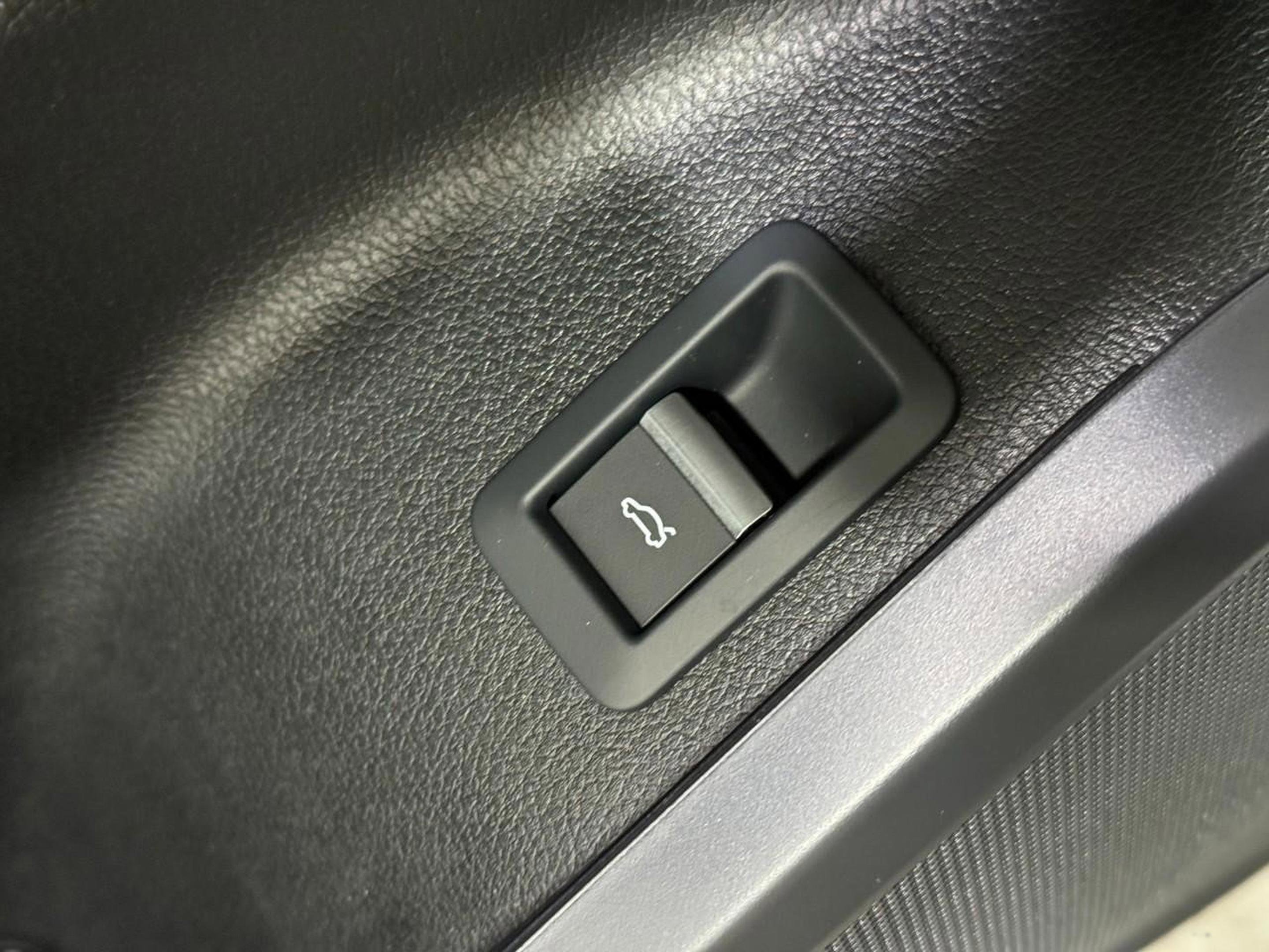 Certified 2025 Audi Q5 2.0T Premium w/ Convenience Plus Package image 33